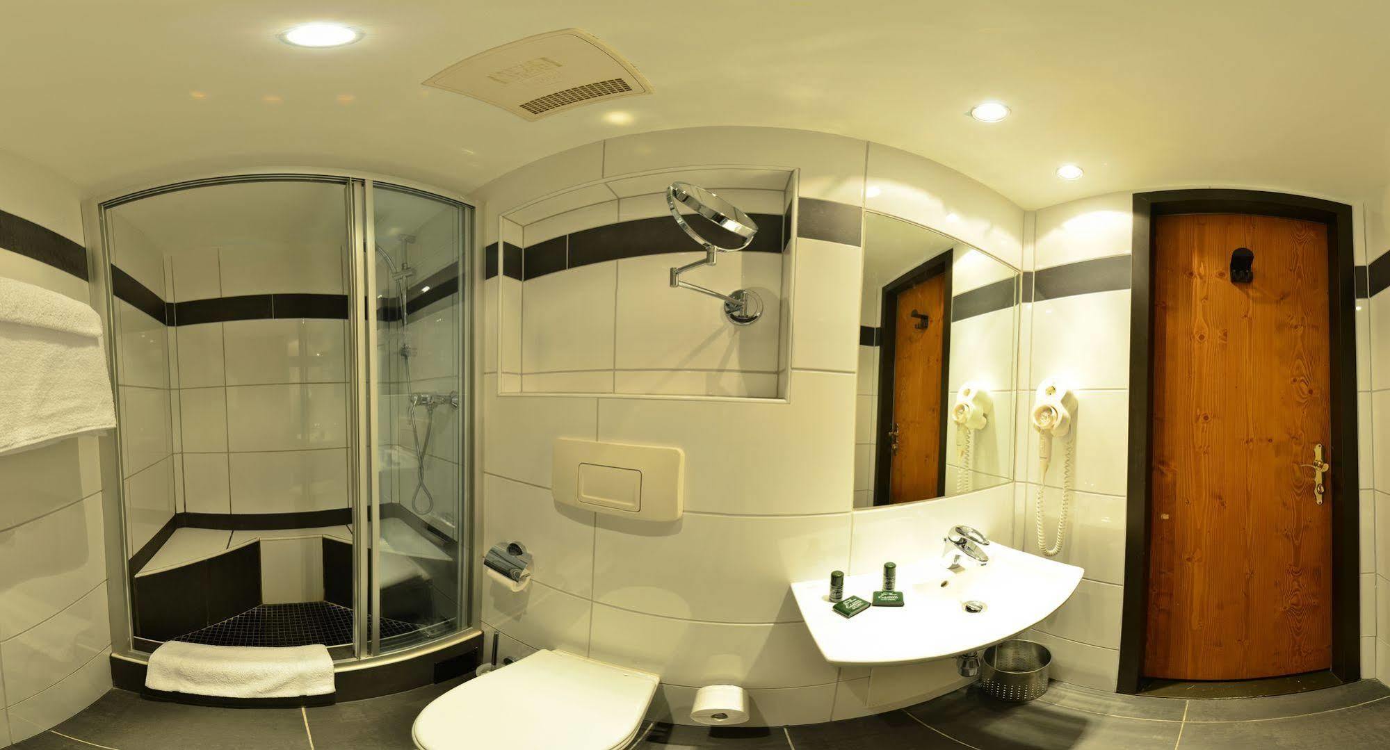 מאלניץ Hotel-Pension Edelweiss מראה חיצוני תמונה